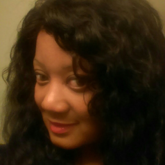 Meet your Posher, Crystal - Picture 3 of 3