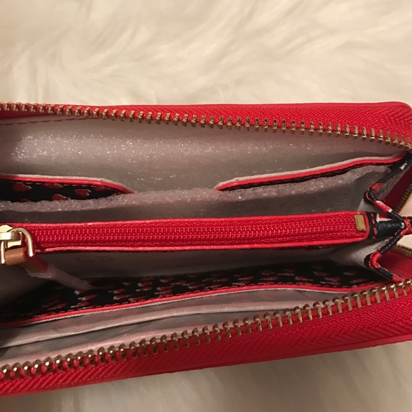 Tory burch cellphone/wristlet