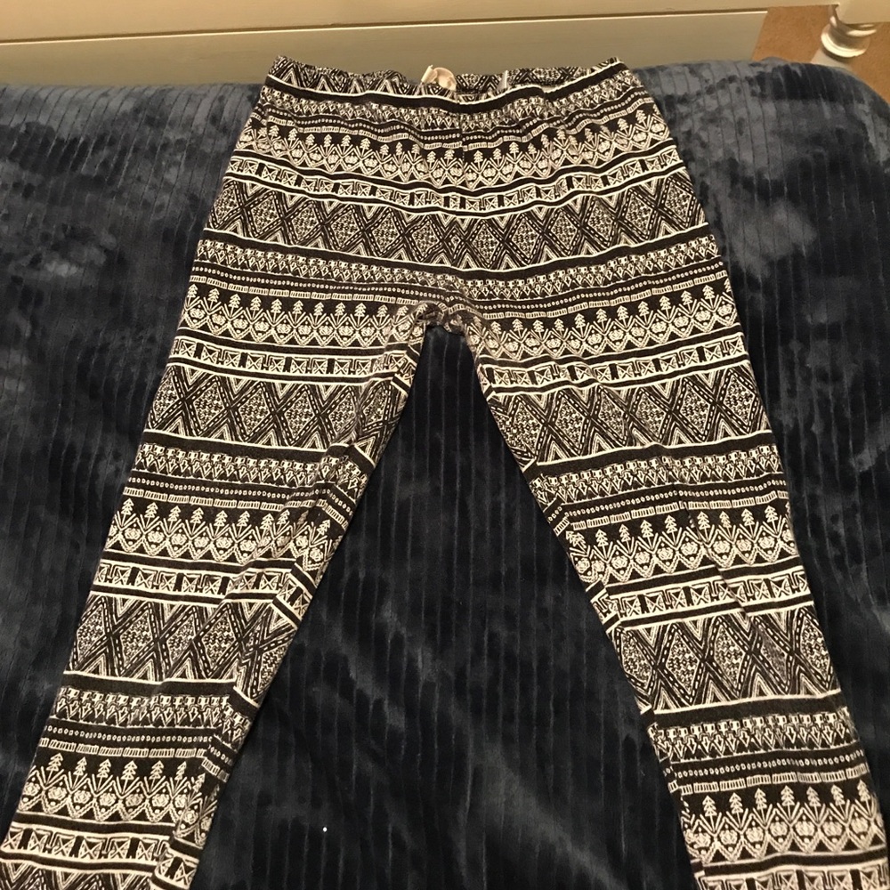 Black and white Tribal pattern leggings