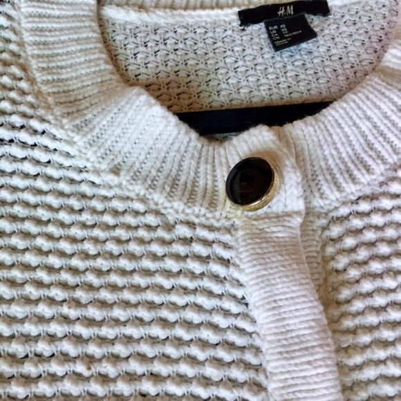 SOLD!! H&M white cardigan sweater - Picture 3 of 3