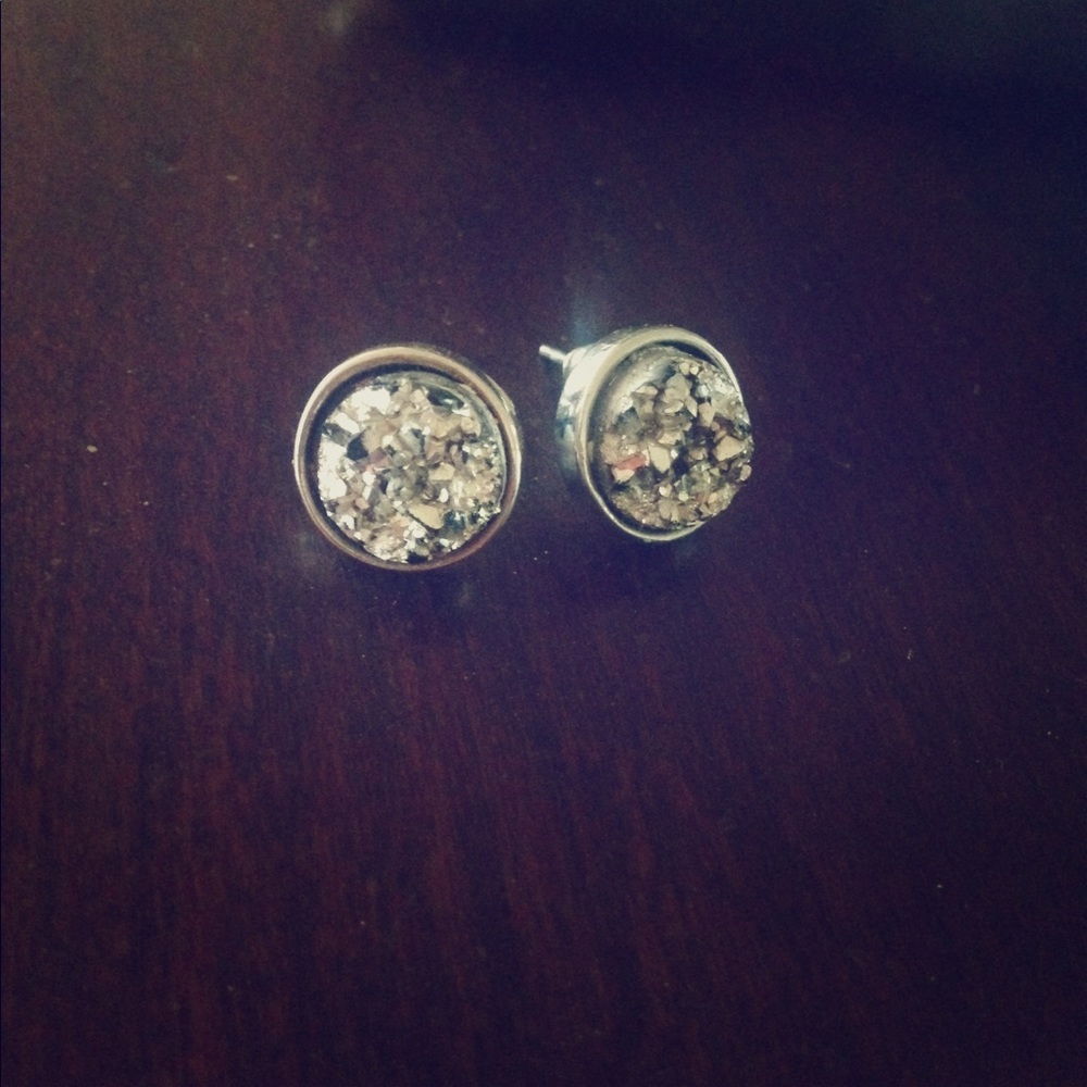 Anthropologie studs