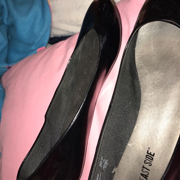 Flats - Picture 2 of 2