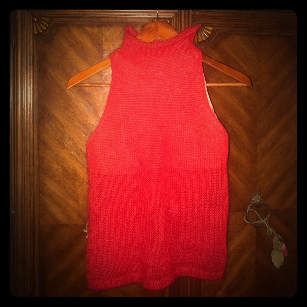 Red La Perla sleeveless my mock neck thin sweater