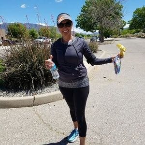 Meet your Posher, Laura