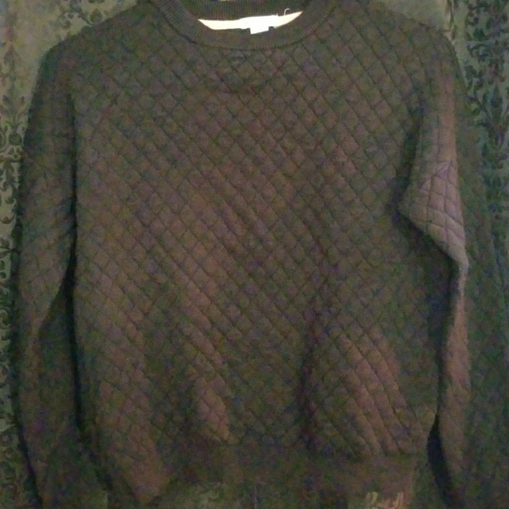 Black crew neck sweater