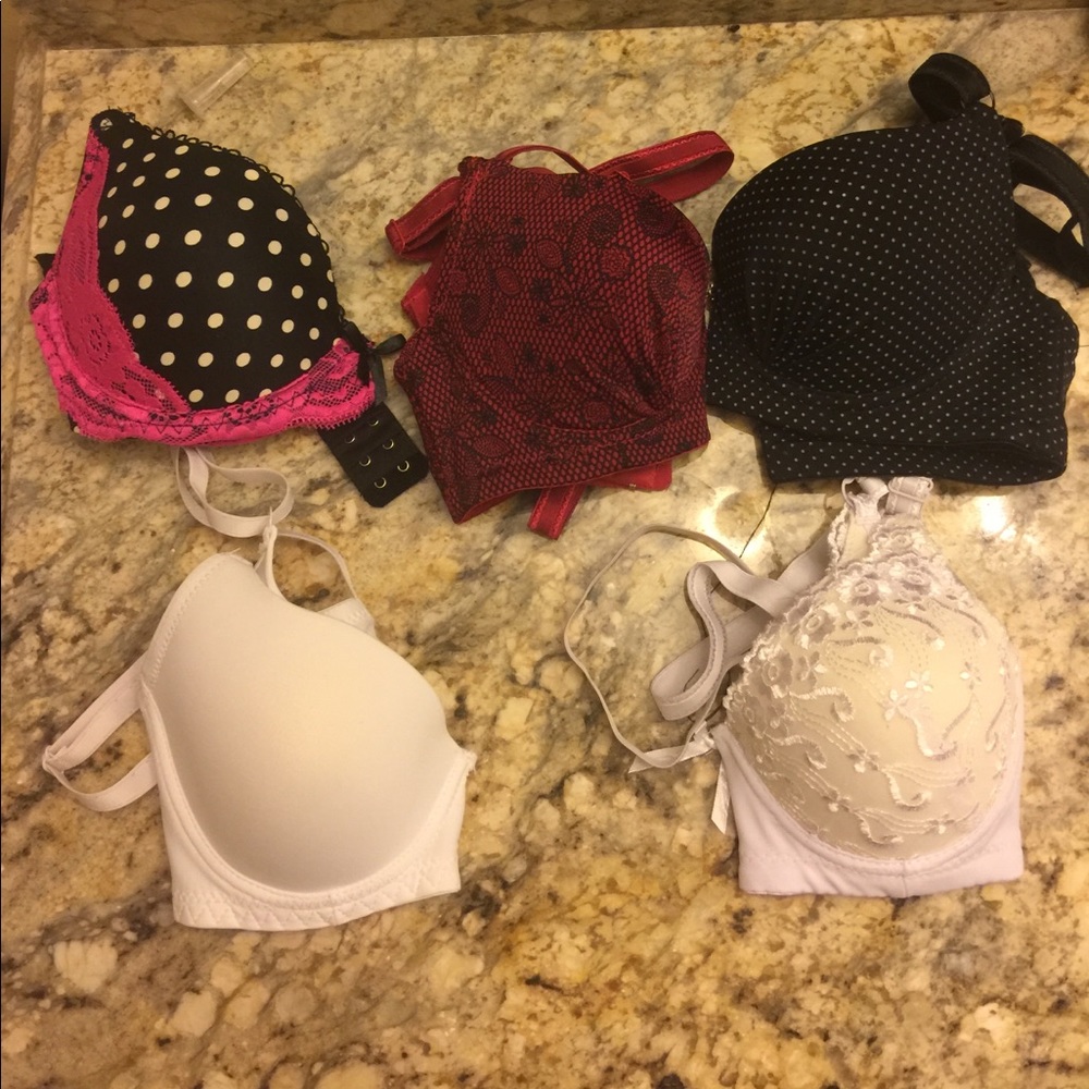 5 colorful push up bras.💋