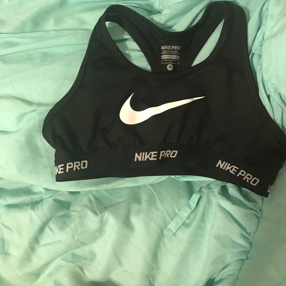 Medium Nike pro sports bra