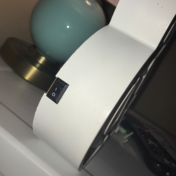 (&) light - Picture 3 of 3