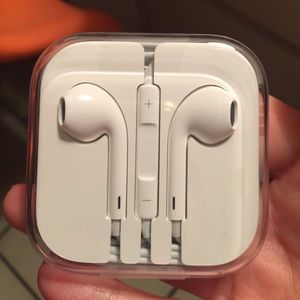 Brand New/ sealed box/ Authentic Apple Earphones