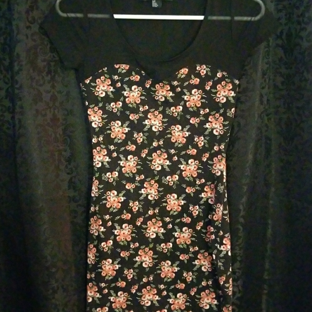 Floral bodycon dress with mesh shoulder detail