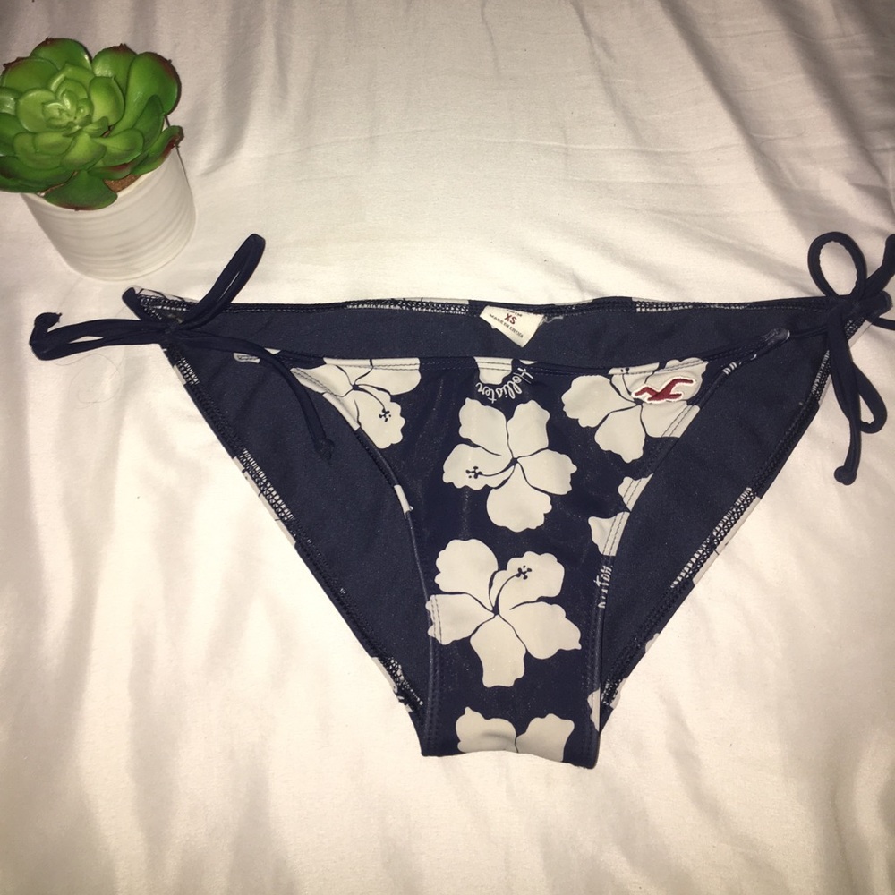 hollister bathing suit