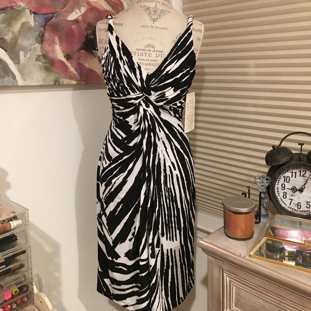 New Graphic Knot Dress