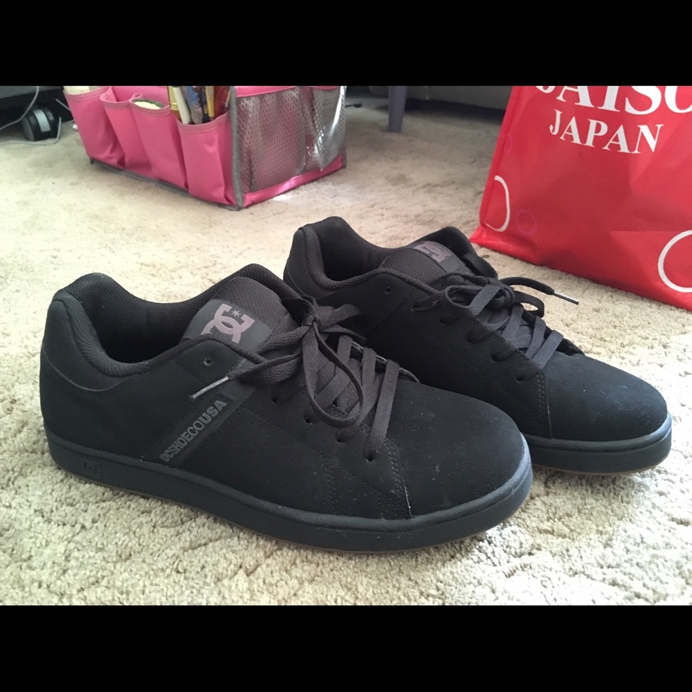 Mens Black DC Skate Shoes 10.5 - like new