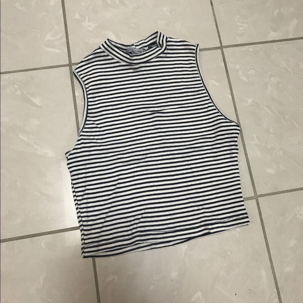 B&W striped crop tank