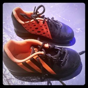 size 11.5 adidas soccer turf shoes kids orang/blck