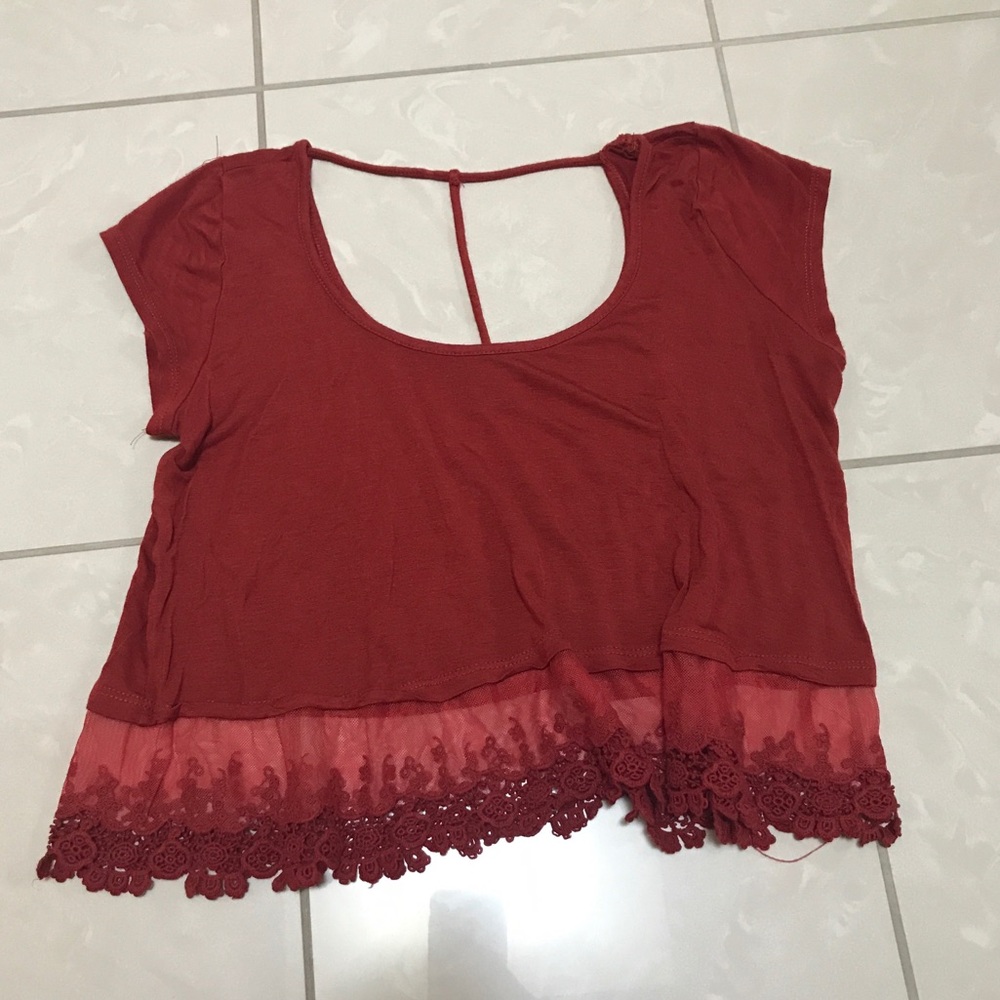 Rust colored crop w/ lace detail trim