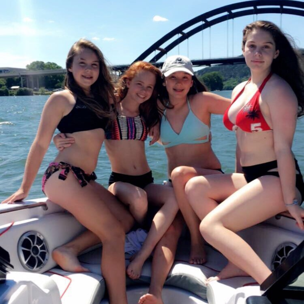 Meet your Posher, Kelly