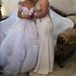 My sister wedding dress is 2017