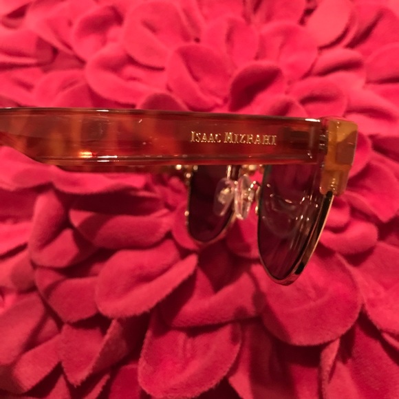 Isaac Mizrahi NY Sunnies. Exellent used condition - Picture 2 of 6