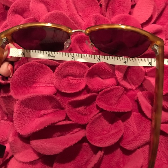 Isaac Mizrahi NY Sunnies. Exellent used condition - Picture 4 of 6