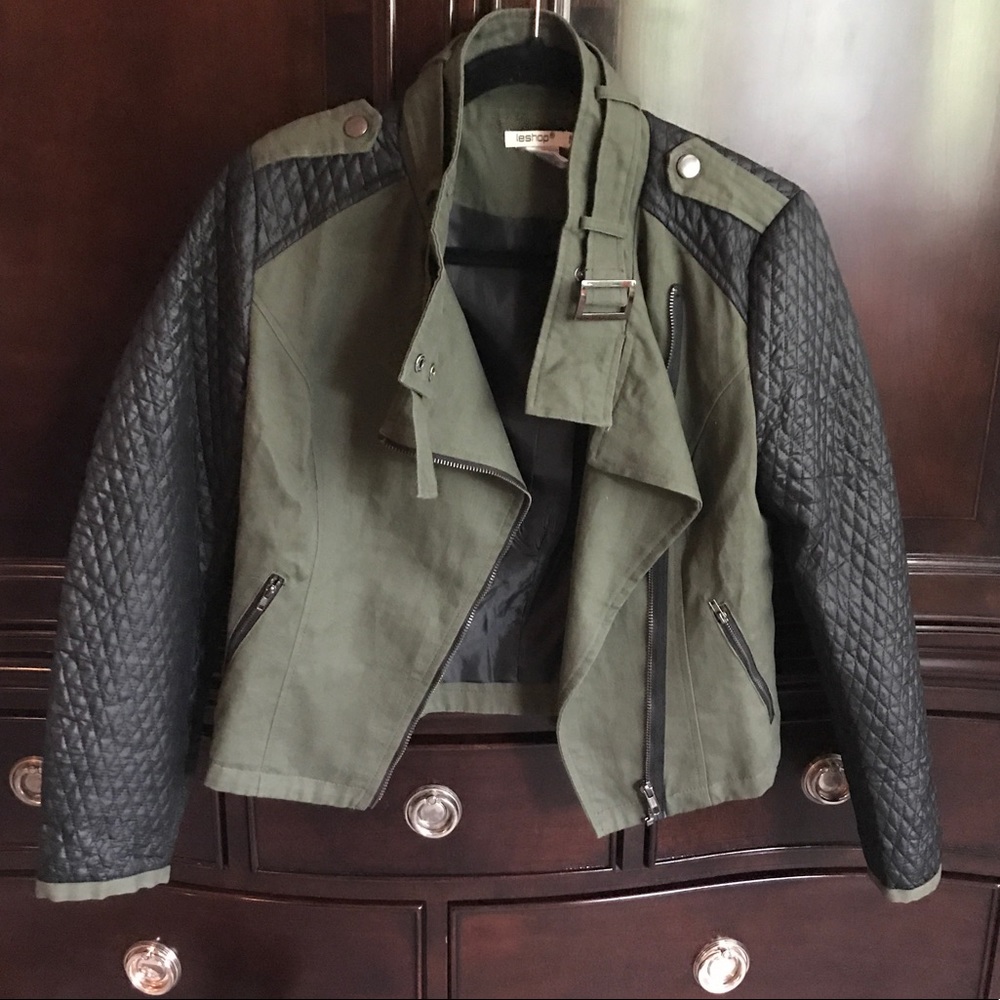 Army green & black sleeved zipper jacket