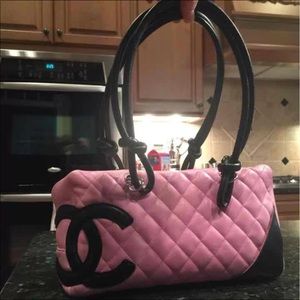 Chanel satchel. In great condition n