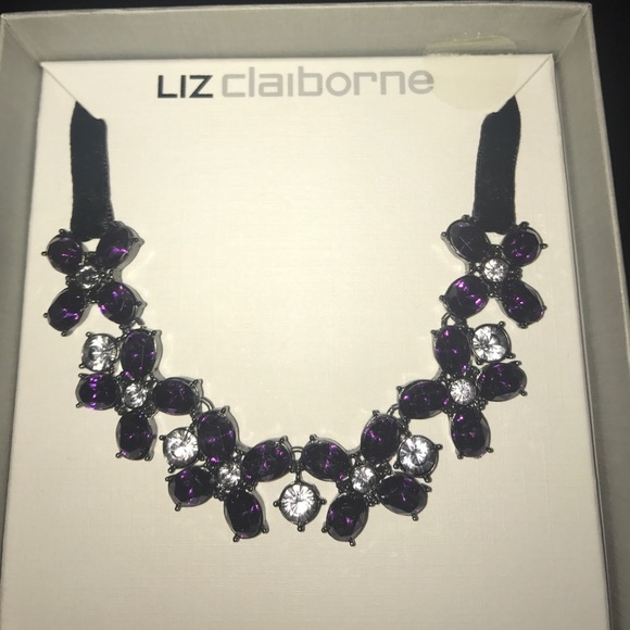 Liz Claiborne purple flower necklace - Picture 1 of 2