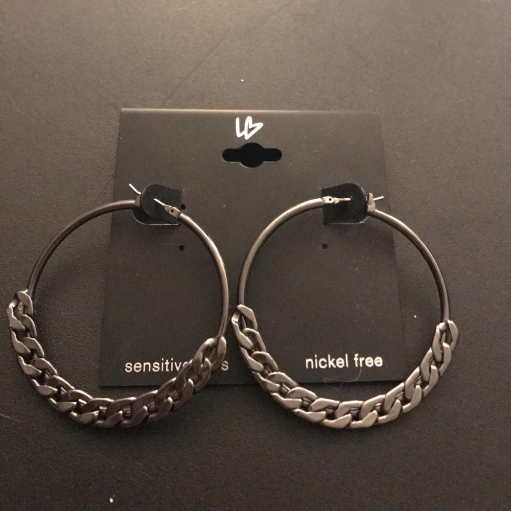 Large chain link gunmetal hoop earrings