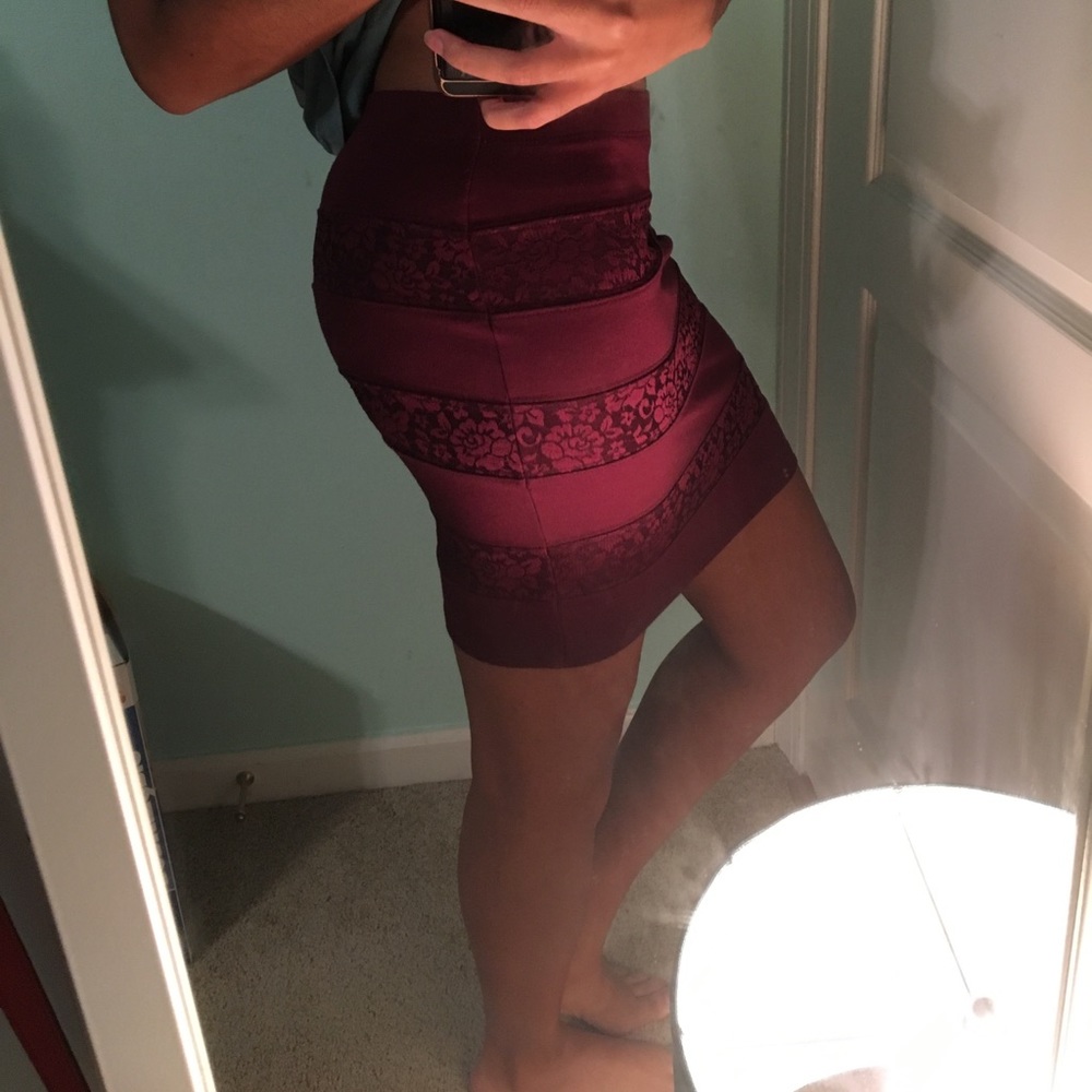 Maroon Tight Lace Skirt