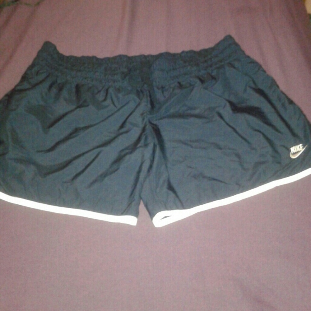 Women's  Nike Sportswear Running  Shorts