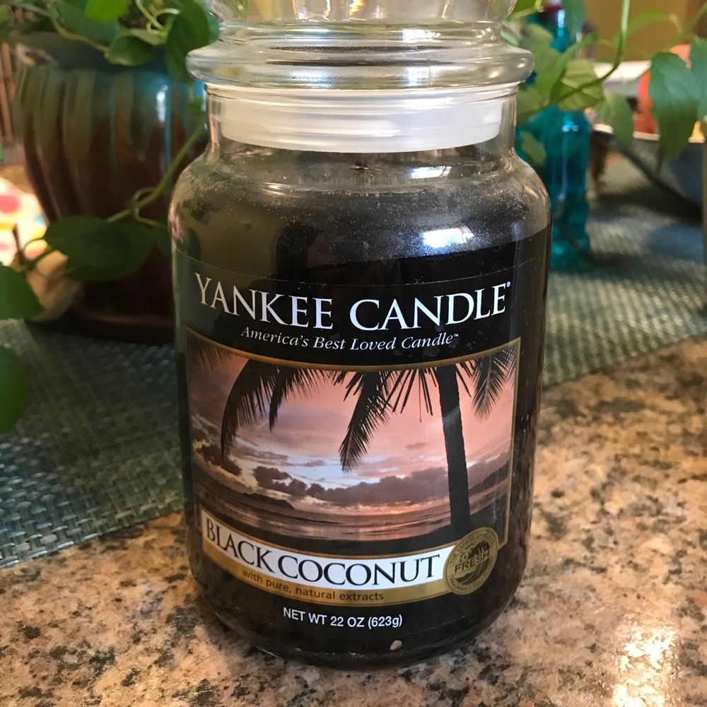 Yankee Candle Black Coconut 22oz Jar