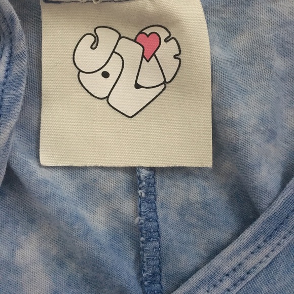 Long sleeve cold shoulder too - Picture 3 of 3