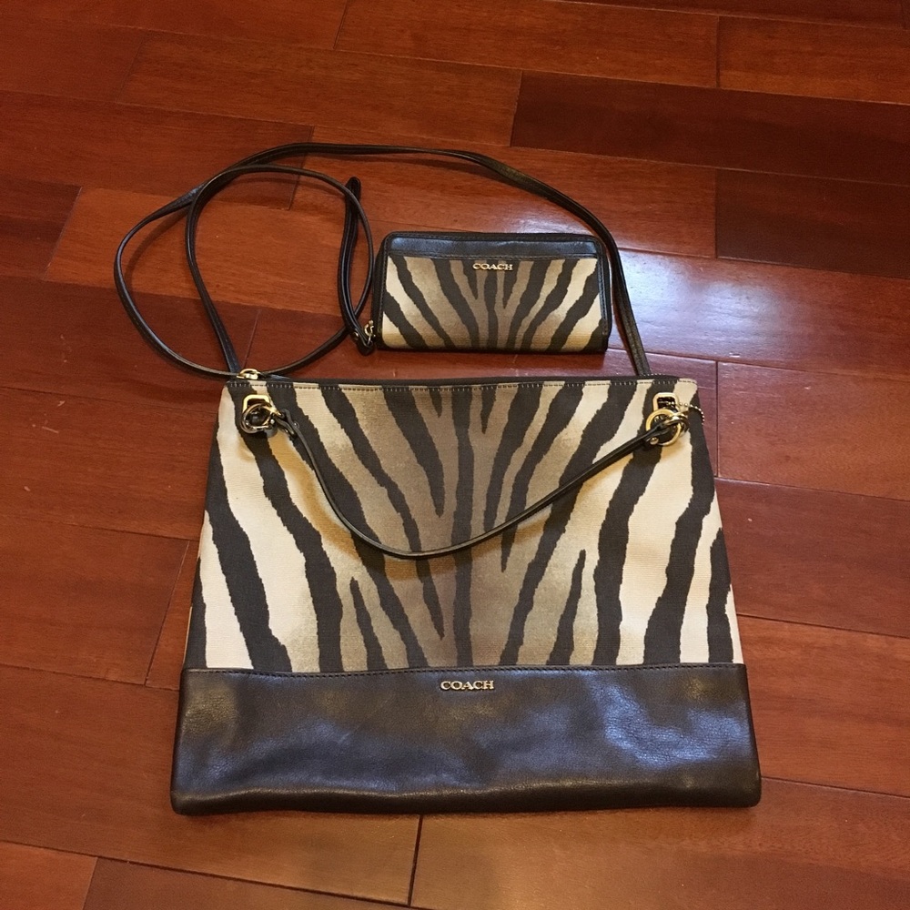 Coach Cross Body with  Small Wallet