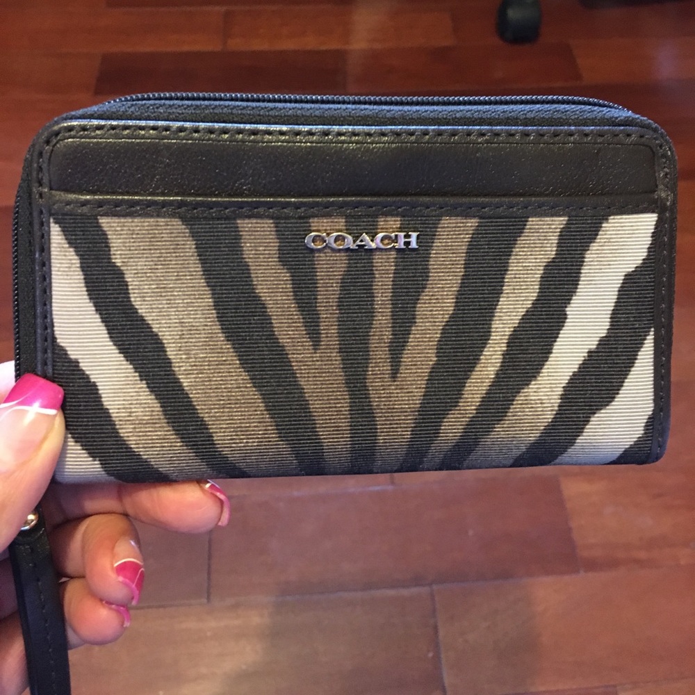 Coach Cross Body with  Small Wallet - Picture 3 of 5