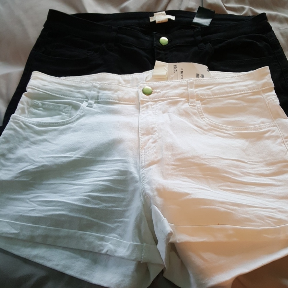 White and black h&m shorts