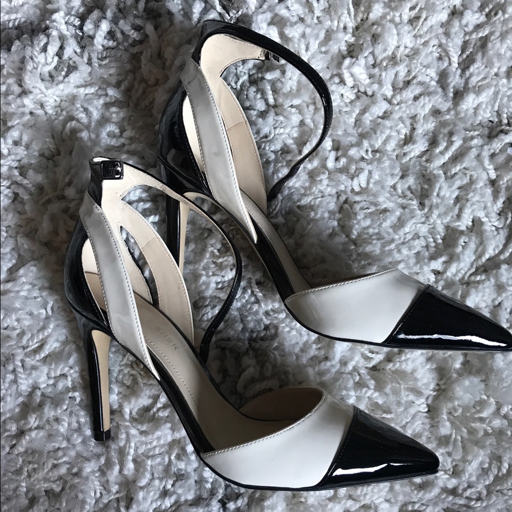 Marc Fisher Black and white strappy heels