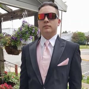 Meet your Posher, Zach