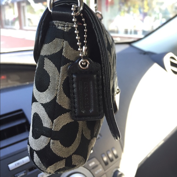 Coach clutch - Picture 2 of 4