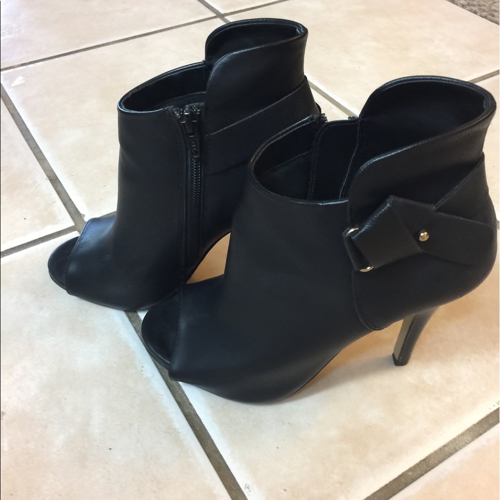 Apt 9 peep toe booties