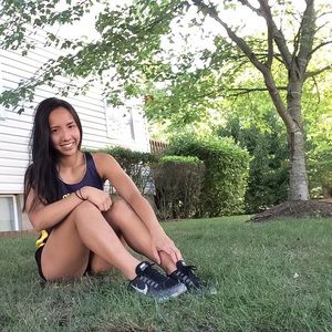 Meet your Posher, Holly