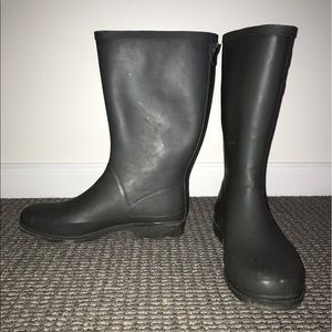 Rain boots