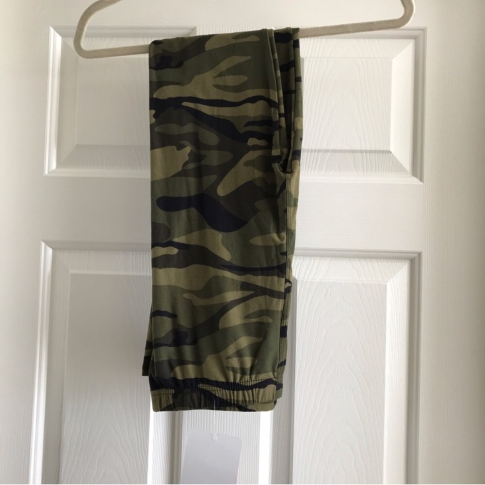 ❤️NEW OS Brushed Knit CAMO leggings - Picture 3 of 3
