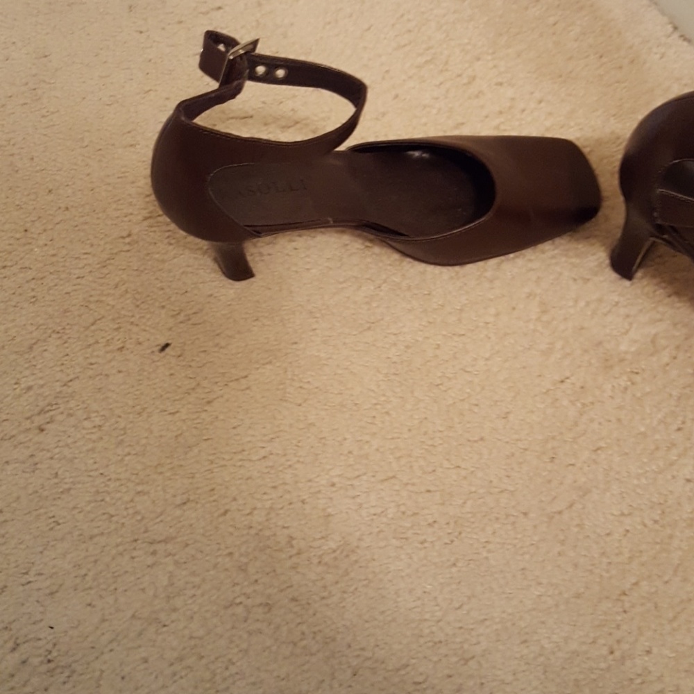 Rasolli Brown Heels - Picture 4 of 6