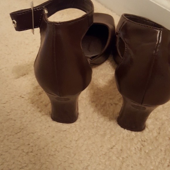 Rasolli Brown Heels - Picture 3 of 6