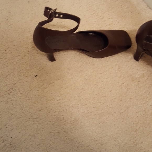 Rasolli Brown Heels - Picture 4 of 6