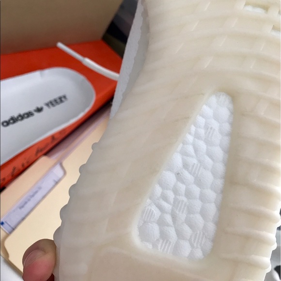 Yeezy boost 350 v2 cream white (triple white)