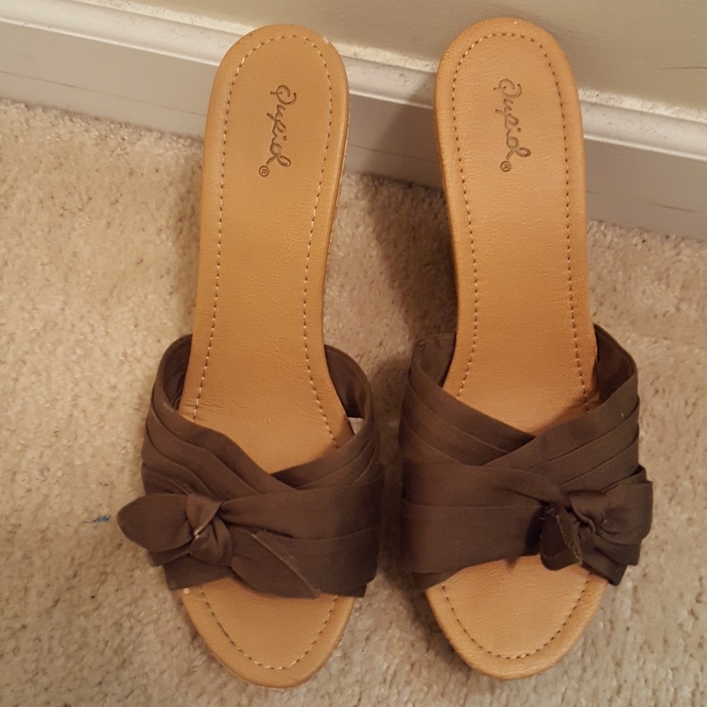 Qupid Olive and Cork Wedge