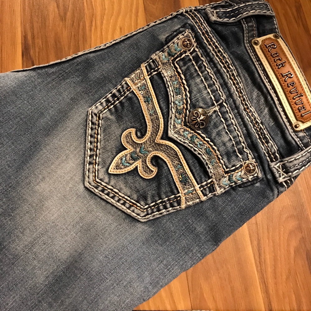 Like new, size 27 dianeya bootcut.