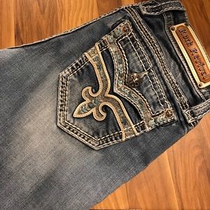 Like new, size 27 dianeya bootcut.