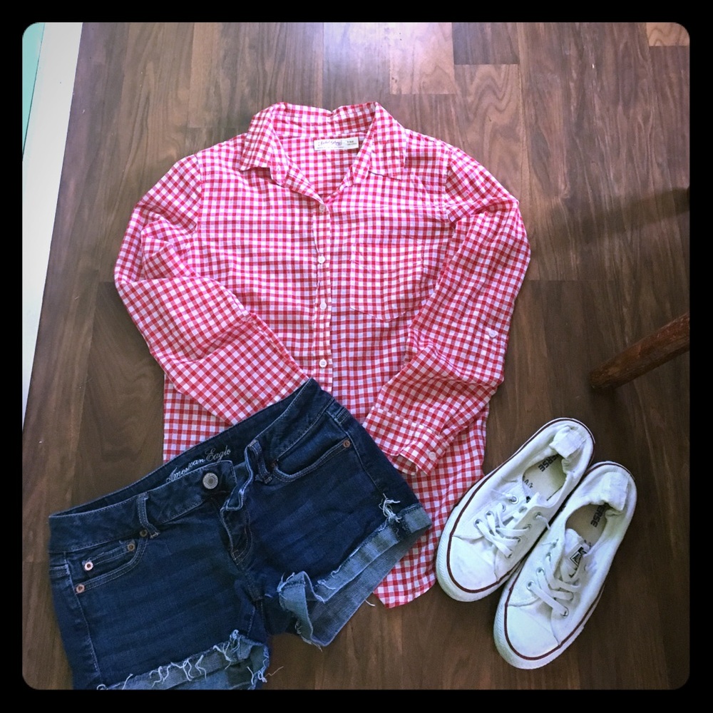 Red and white gingham button down Sm